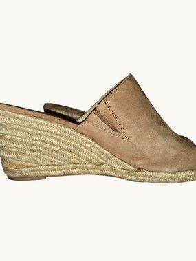Women's NINE WEST Jingko Beige Suede wedge heeled mules/espadrilles Size 7.5